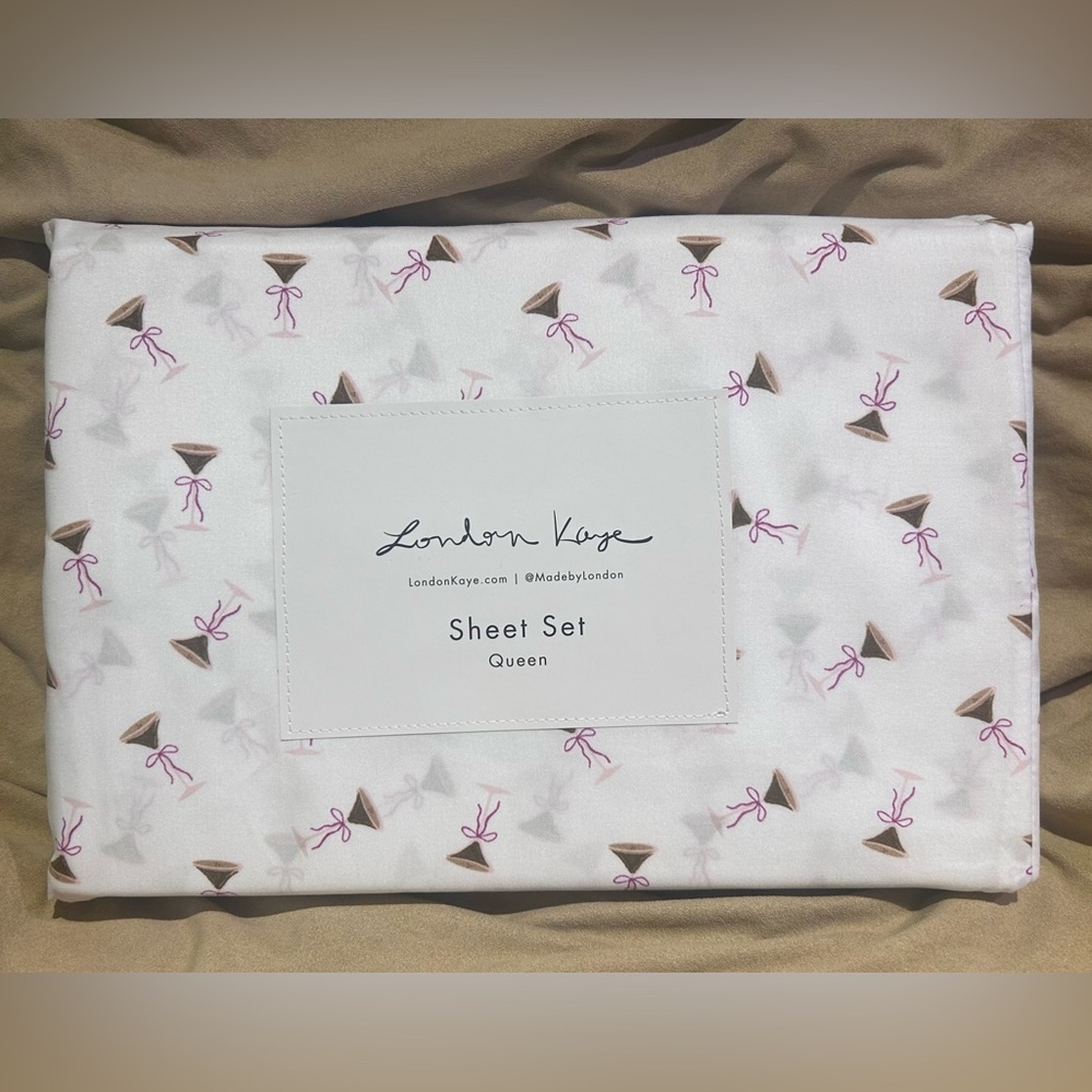 LONDON KAYE Cafe Martini And Bows 4 Piece Queen Sheet Set